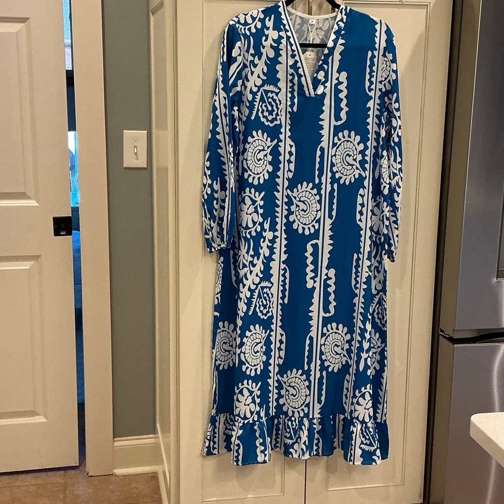 Women’s midi dress size medium